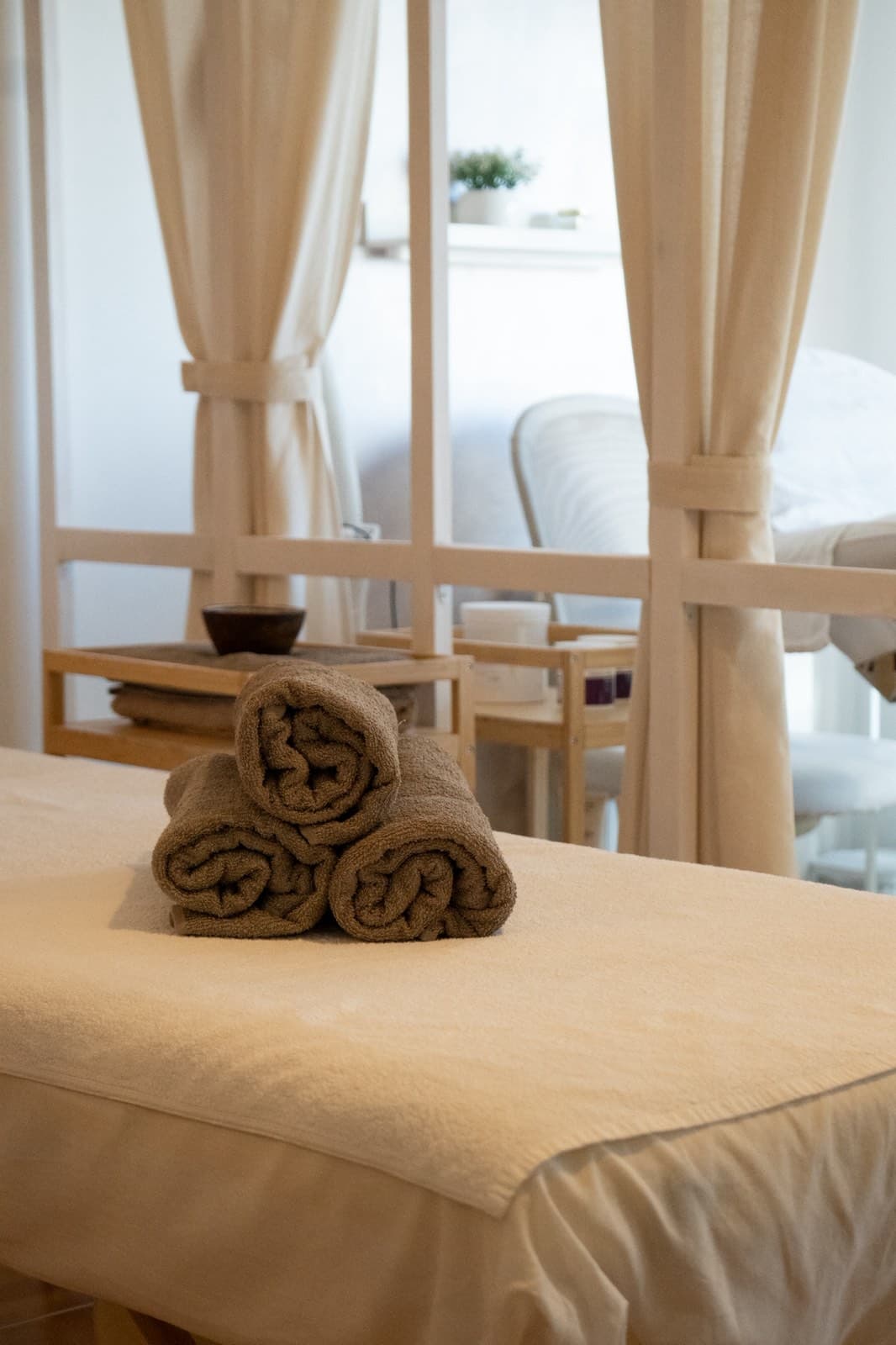 Tretman ležaj sa ručnicima — wellbeing studio u Zemunu